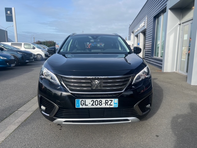 Peugeot 5008 noir - vue de face