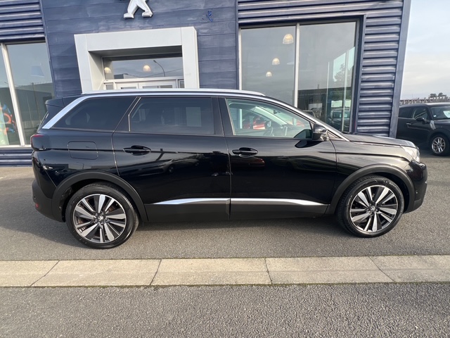 Peugeot 5008 - vue côté droit