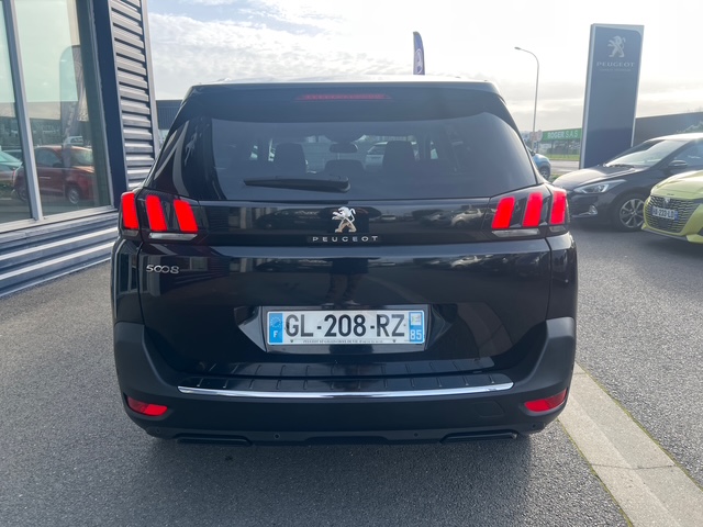 Peugeot 5008 noir - vue arrière