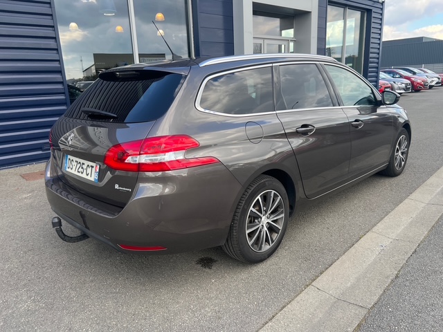 Peugeot 308 sw grise - vue 3/4 arrière