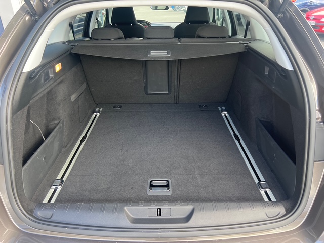 Peugeot 308 sw grise - vue coffre