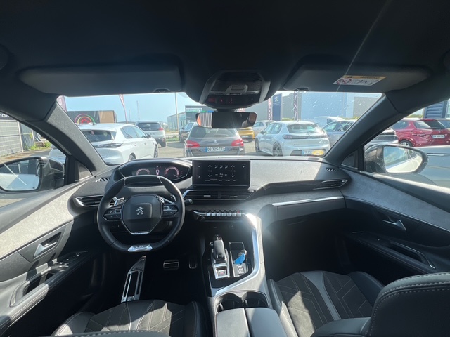 Peugeot 3008 blanc - vue tableau de bord