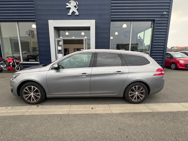 Peugeot 308 SW grise - vue côté gauche