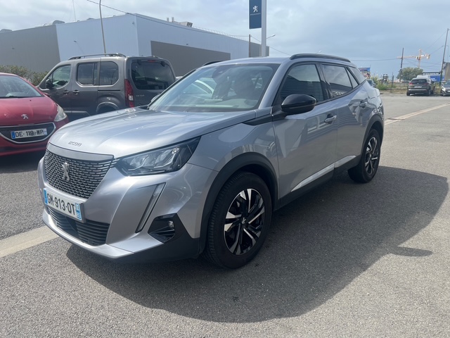 Peugeot 2008 gris - vue 3/4 avant