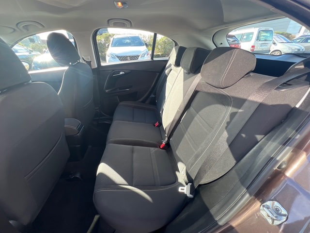Fiat Tipo marron - vue banquette arrière