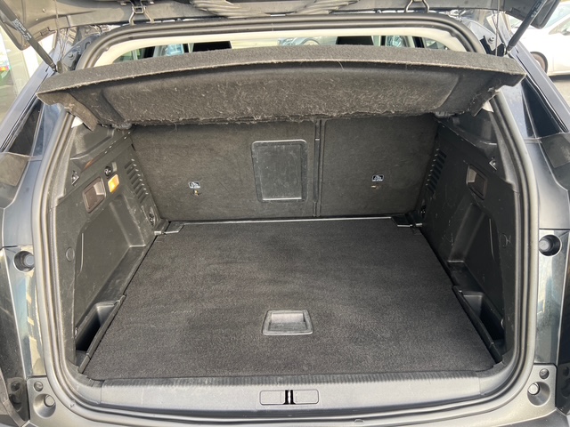 Peugeot 3008 noir - vue coffre