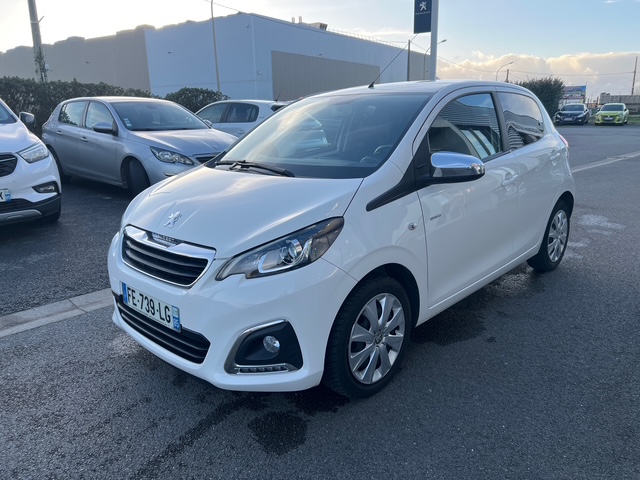 Peugeot 108 blanche - vue 3/4 avant