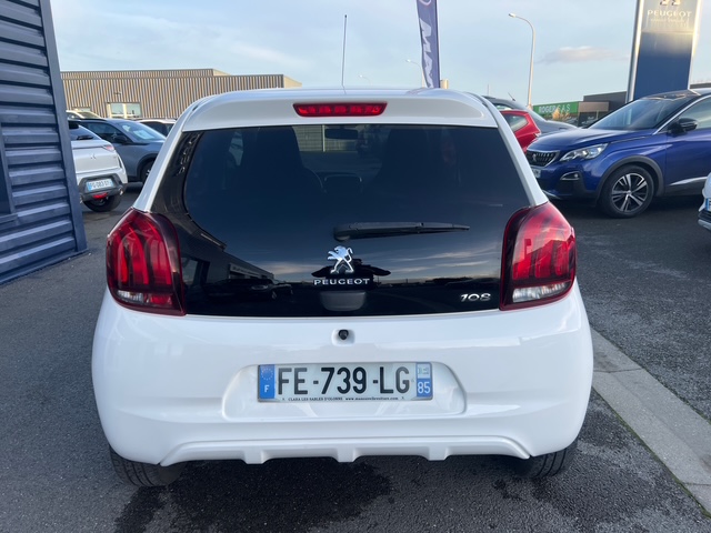 Peugeot 108 blanche - vue arrière