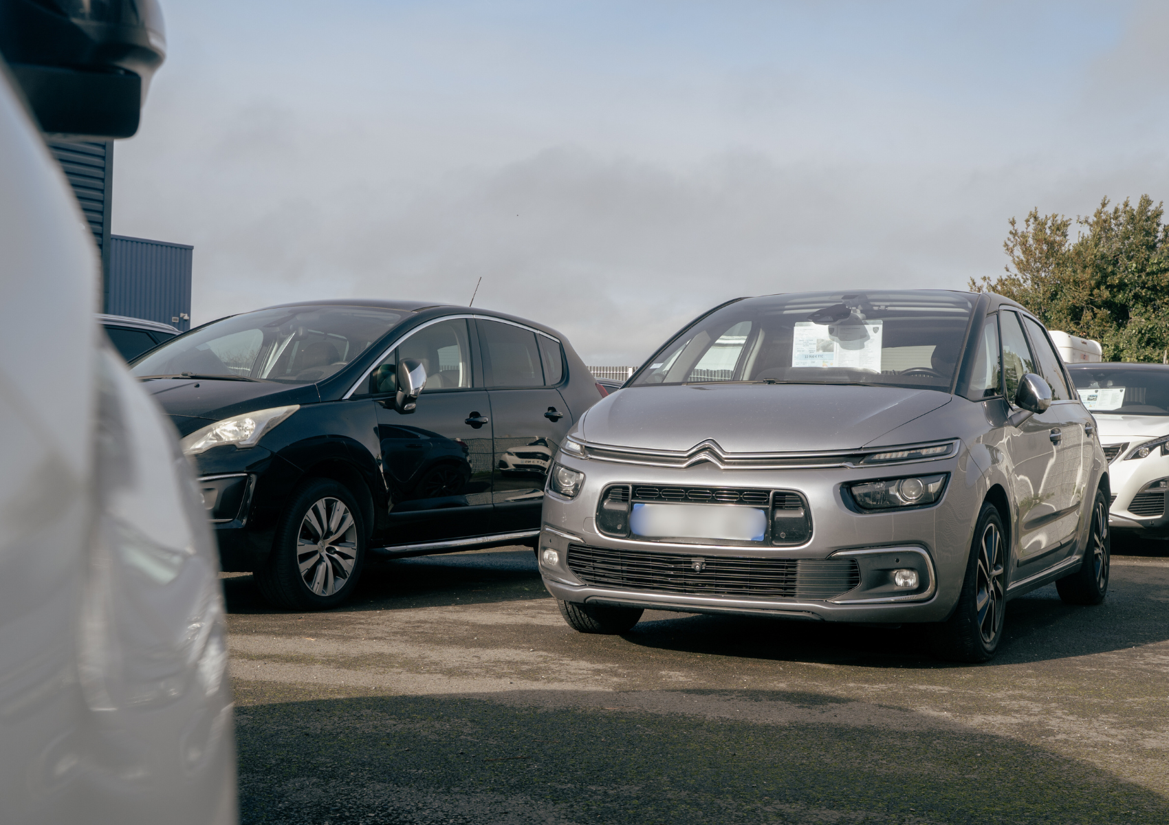 Véhicules d'occasion garage côte de lumière automobiles