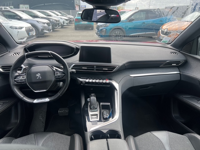 PEUGEOT 3008 ROUGE - VUE TABLEAU DE BORD